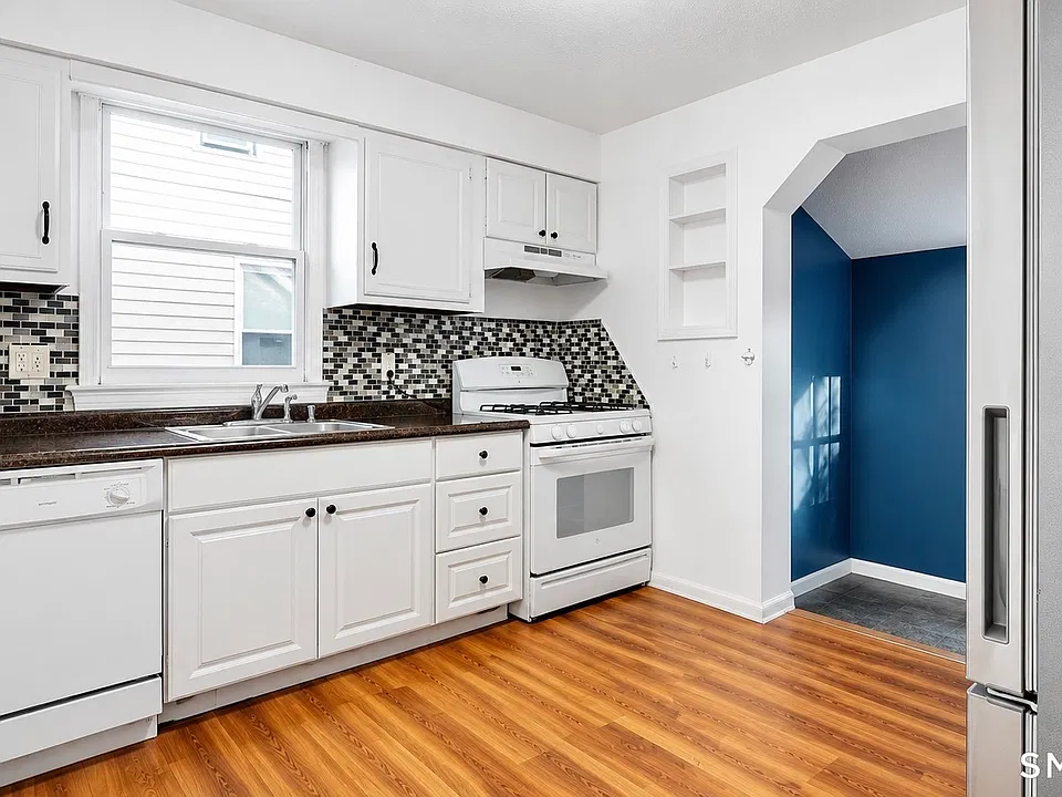 21 Parmalee Ave #2