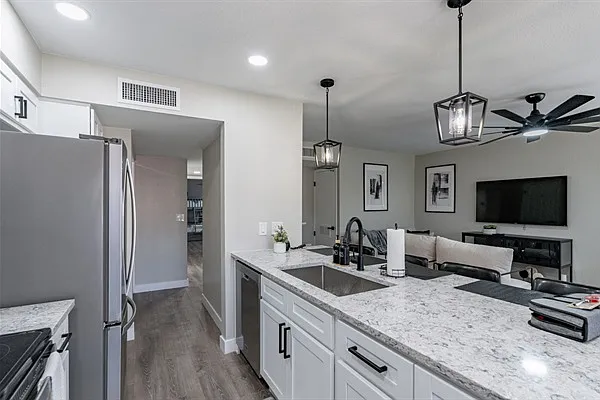 5619 S Admiralty Ct #E — Photo 9
