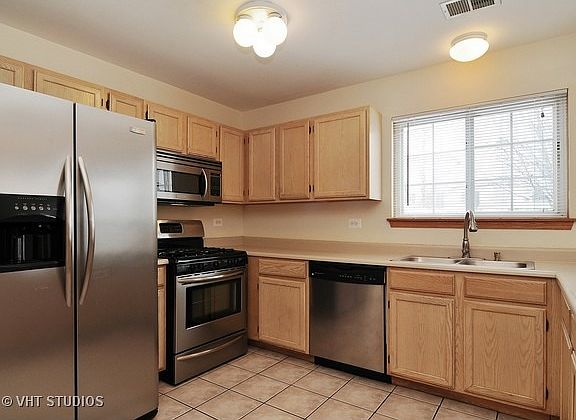 3rd image of 72 Summerhill Dr