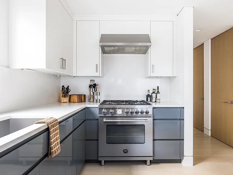 36 Sanger Pl — Photo 7
