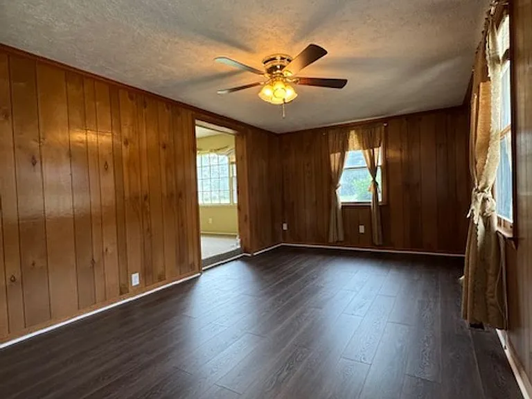 709 Luther Dr — Photo 3