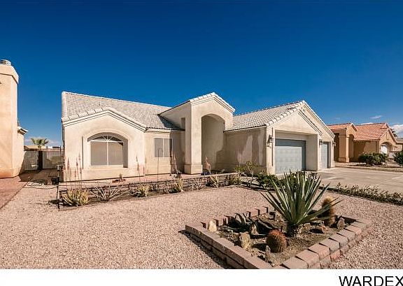 2nd image of 2081 E Sandtrap Ln