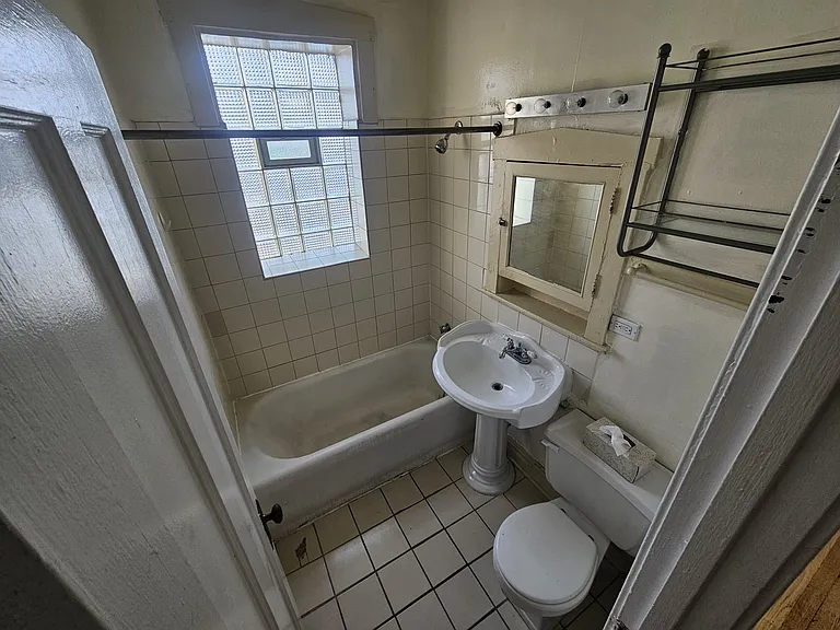1511 W Bryn Mawr Ave #3F — Photo 9