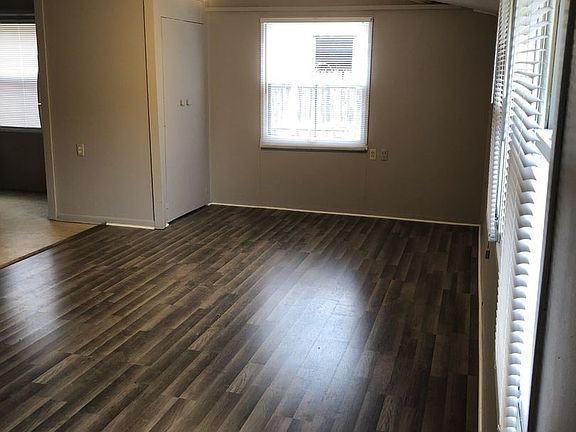 4th image of 2711 S Villa Dr
