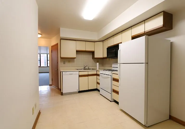1424 W Flournoy St #2 — Photo 10