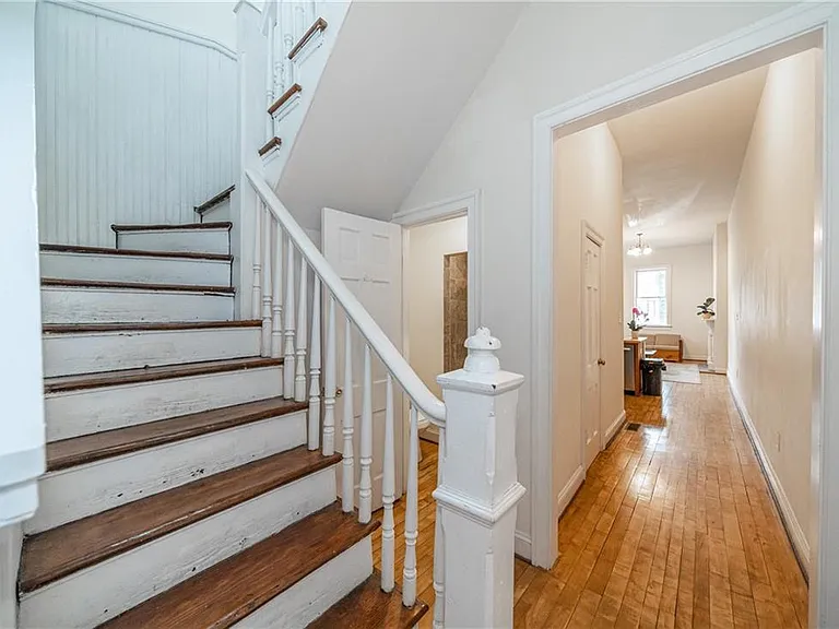 129 W Clay St — Photo 13