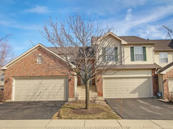 402 Whitaker Trl #402, McHenry, IL 60050
