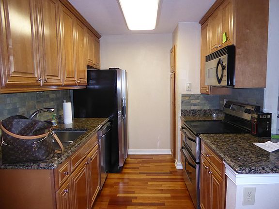 4th image of 1532 Lincoln Way APT 301