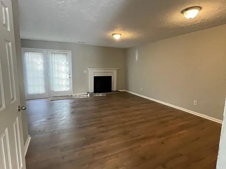 401 Water Oak Way — Photo 8