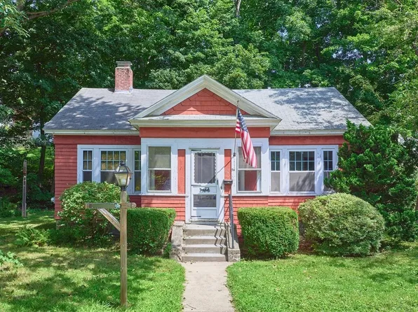 34 Tiverton Pkwy, Worcester, MA 01602