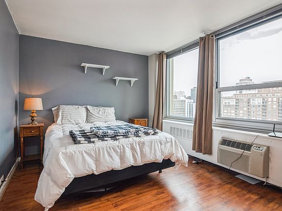 4th image of 1255 N Sandburg Ter Unit 1608