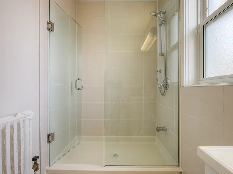 778 Broadview Ave — Photo 9