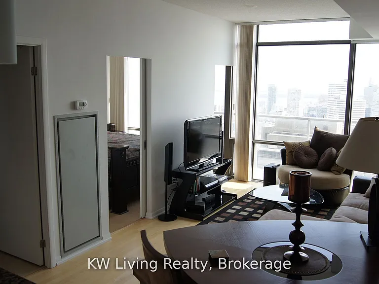 38 Grenville St #4504 — Photo 11