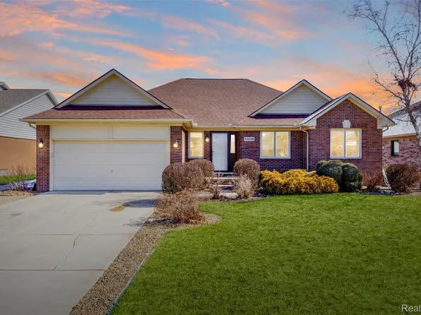 53198 Spurry Ln, Chesterfield, MI 48051