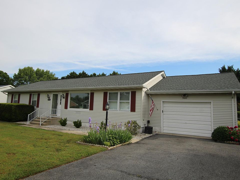 1st image of 34041 Mulberry Ln