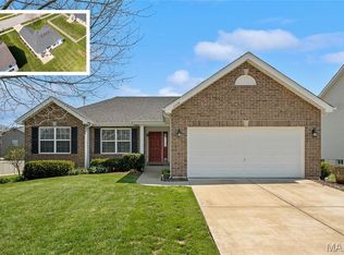 1004 Still Water Dr, O'Fallon, IL