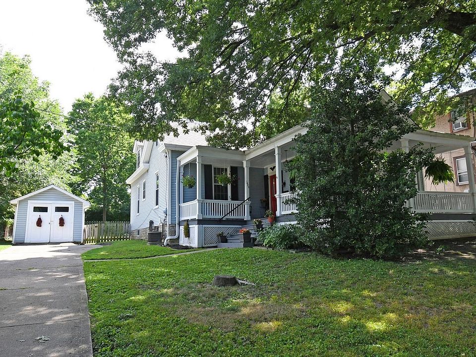 1st image of 1623 Larch Ave