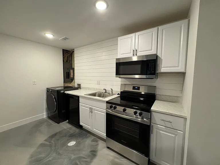 6550 S Old Village Rd — Photo 36