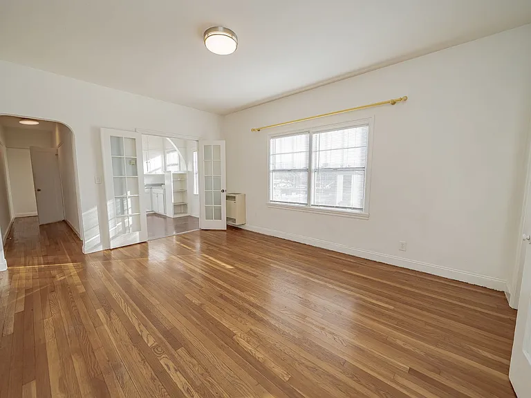 544 37th Street — Photo 3