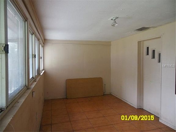 3rd image of 111 Japonica Dr