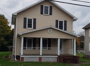 933 Bedford St, Claysburg, PA 16625