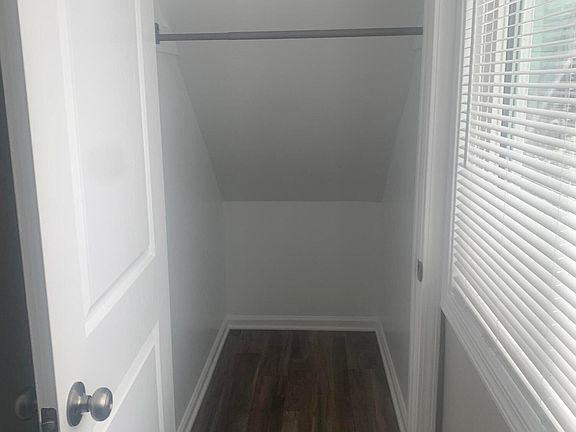 4th image of 5454 Collingwood Ave