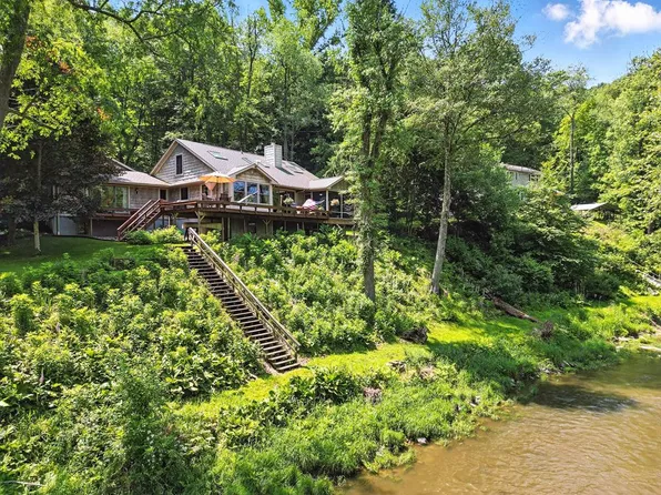 121 Lantz Ln, Utica, PA 16362