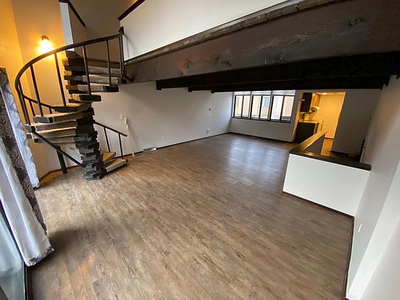 2nd image of 2081 Penguin Ave