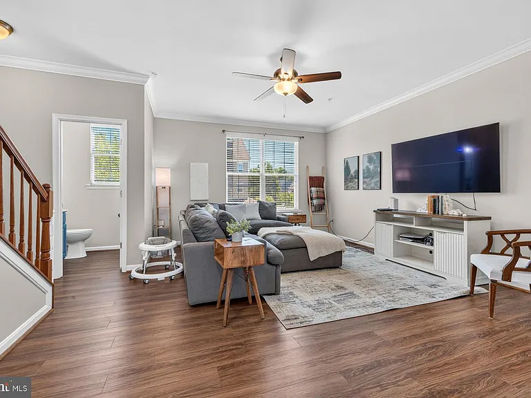 121 Polo Way — Photo 15
