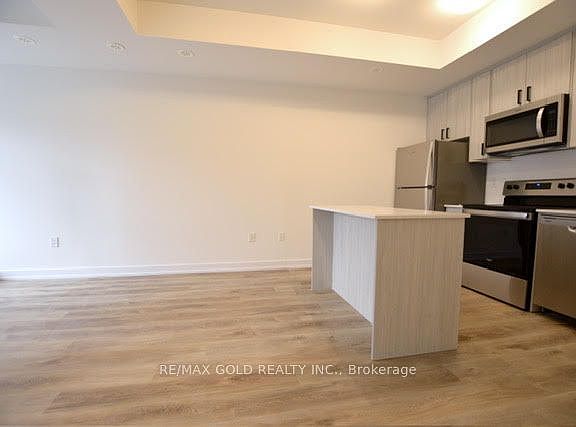 5th image of 25 Palace St #P36