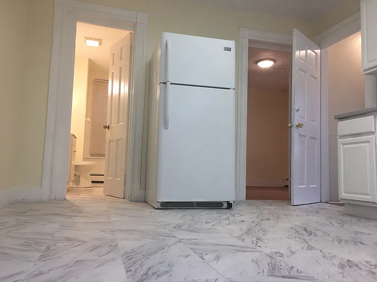 28 Cedar St #1 — Photo 25
