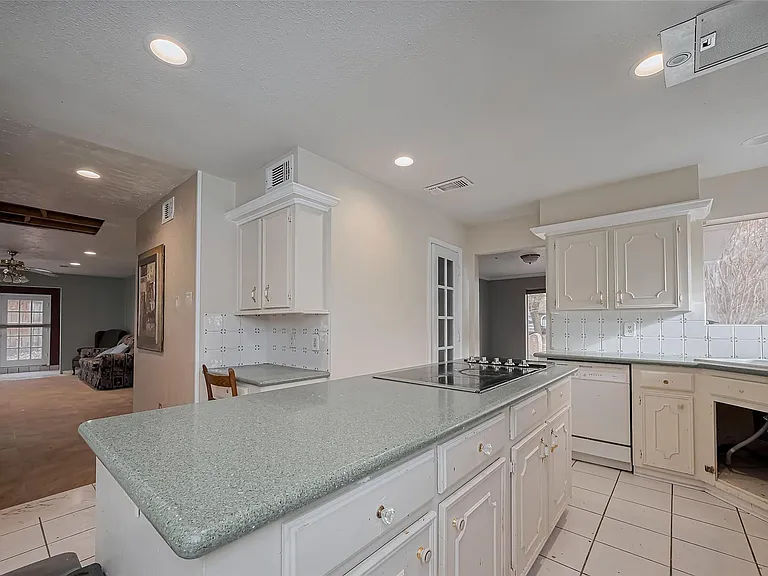4015 Black Locust Dr — Photo 7