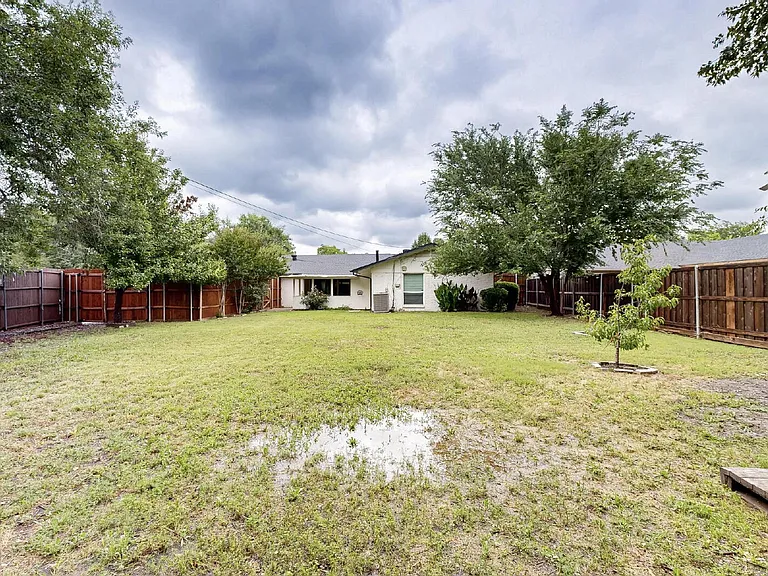 3264 Northaven Rd — Photo 31
