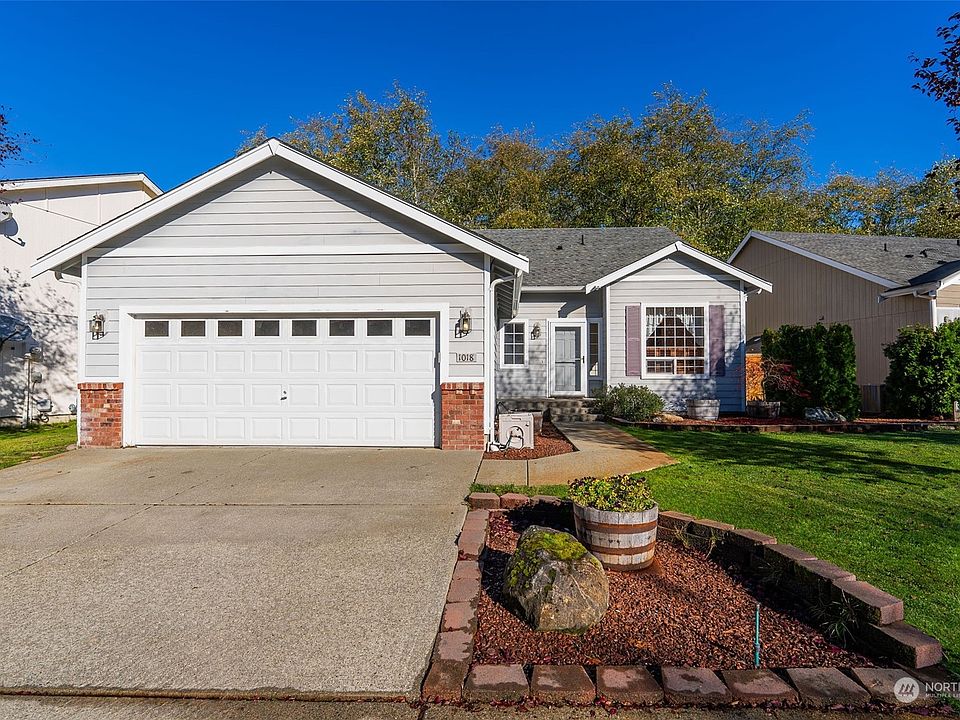 1st image of 1018 NE Beaumont Lane