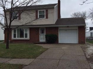 3260 Stafford Dr, Oregon, OH 43616