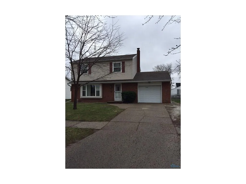 3260 Stafford Dr photo 1