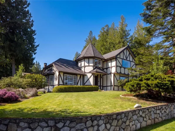1753 Mayneview Ter, North Saanich, BC V8L 4L5