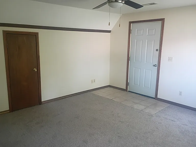 723 Cliff Dr #1/2 — Photo 2