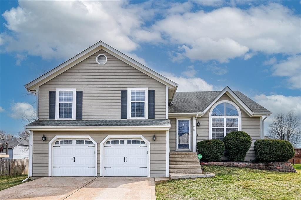 1613 SE 11th St, Lees Summit, MO 64081 | Zillow