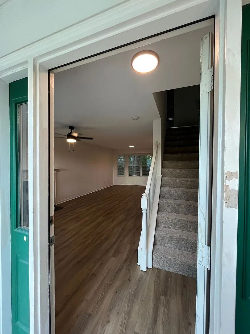 Live the Lake St. Louis Lifestyle! Welcome to 55 Monterey Cypress! — Photo 2