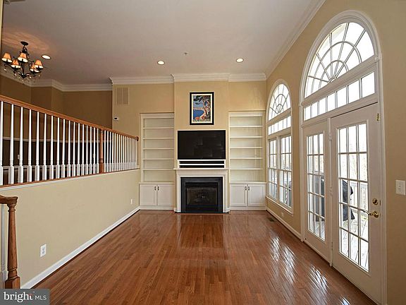 4th image of 411 Oak Knoll Ter