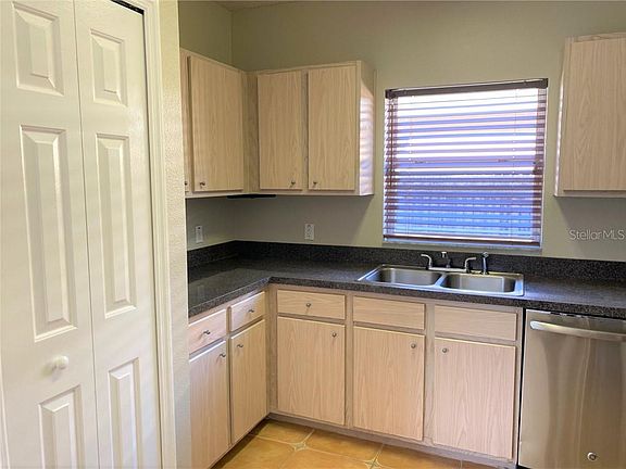 5th image of 1458 Daniels Cove Dr