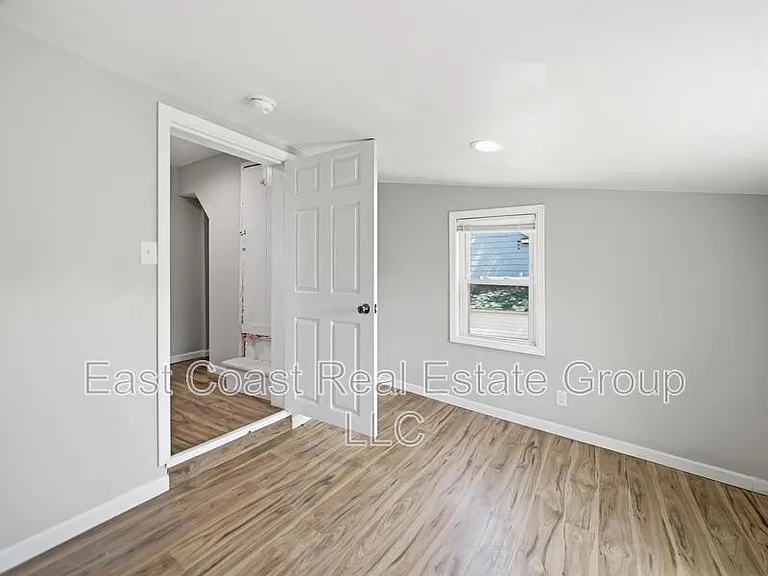 116 S High St — Photo 14