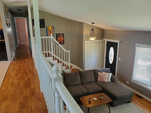2nd image of 224 W Beech Dr