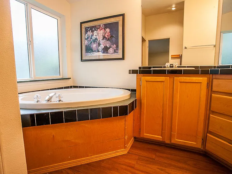 4040 Summitview Way — Photo 15