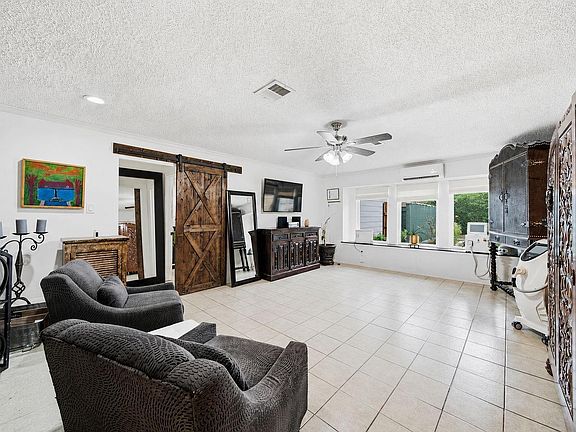 2nd image of 22518 Elsinore Dr