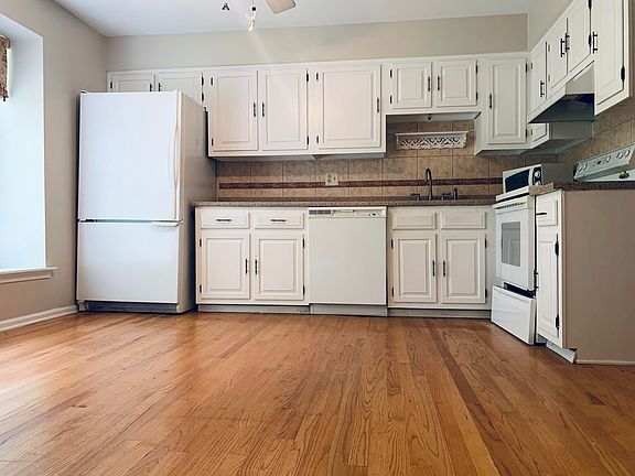 4th image of 19 Barnes Ln #19B