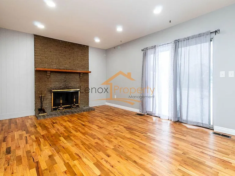 9436 Tavistock Dr — Photo 11