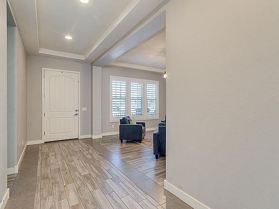 5th image of 4215 E Comstock Dr