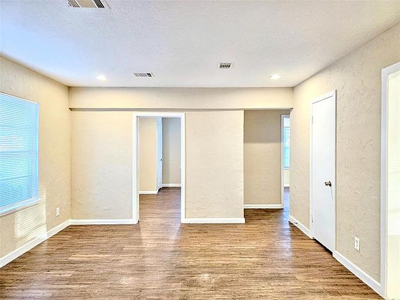 3rd image of 6701 Malibu Drive